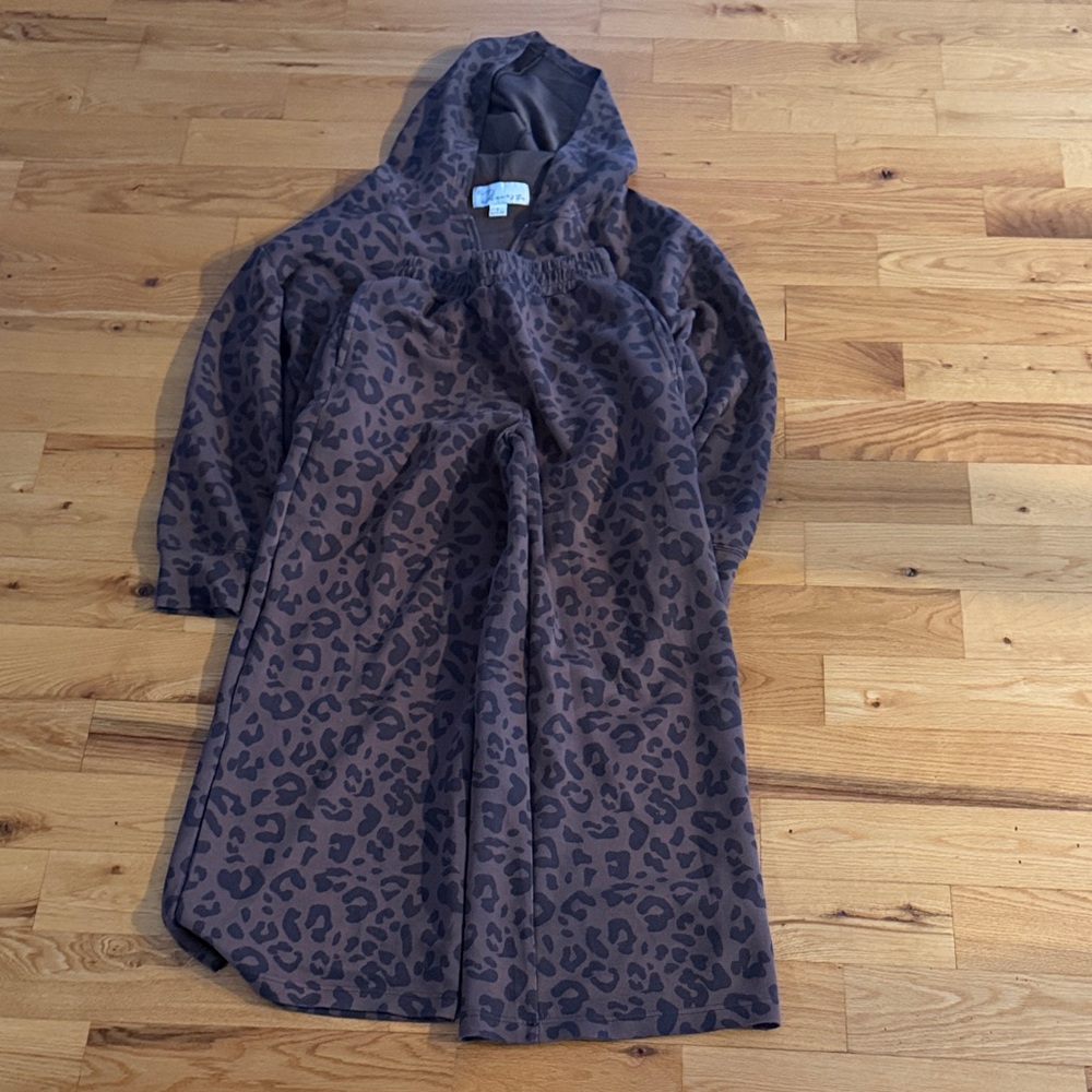 Leopard Print Hooded sweat suits